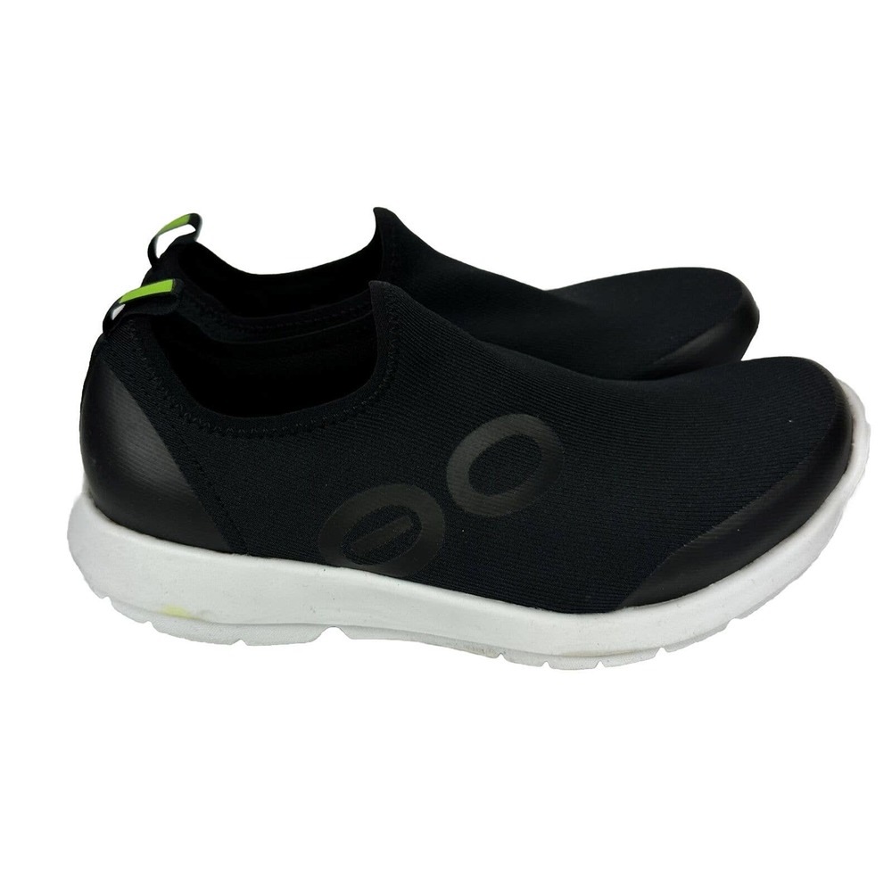 WOMEN'S OOMG SPORT LOW SHOE - WHITE BLACK EUC